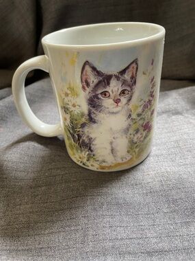 White Cat Standard 6oz Mug with Kitten Illustration - Pet Cat Drinkware